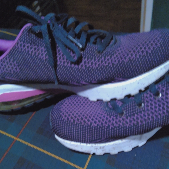 Sketchers  air cool memory foam sneakers size 9 - Picture 4 of 10